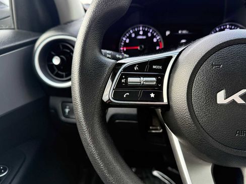 Used 2023 Kia Forte LXS w/ LXS Technology Package image 17