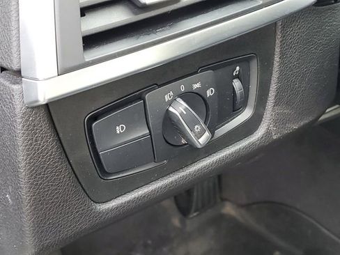 Used 2018 BMW 330i xDrive Sedan w/ Convenience Package image 9