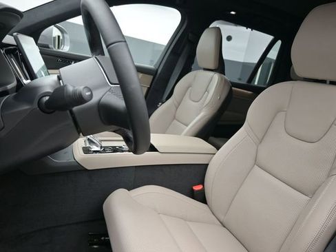 New 2026 Volvo XC90 B6 Ultra w/ Lounge Package image 9
