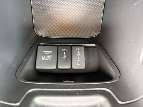 Used 2018 Honda CR-V Touring image 31