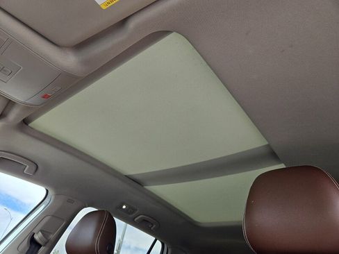 Used 2021 Volkswagen Atlas SE w/ Panoramic Sunroof Package FWD image 11