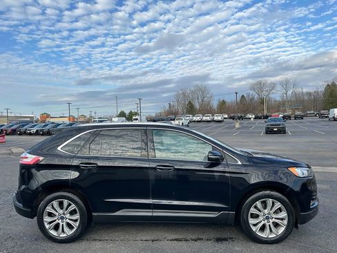 Used 2019 Ford Edge Titanium image 12