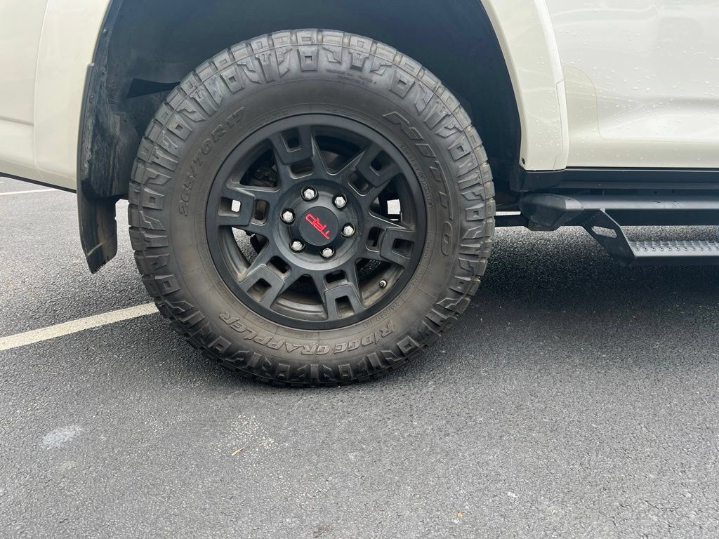 Used 2024 Toyota 4Runner TRD Off-Road Premium w/ Moonroof Package AWD/4WD image 7
