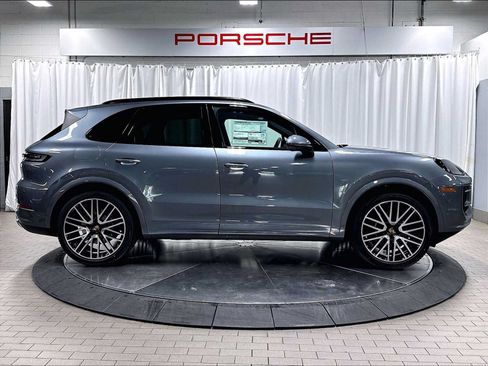New 2026 Porsche Cayenne AWD/4WD image 8