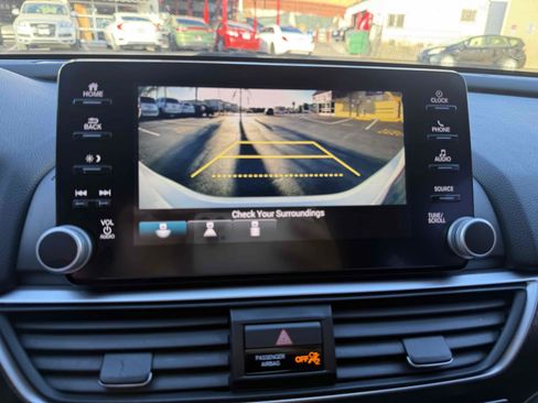 Used 2019 Honda Accord Sport image 14