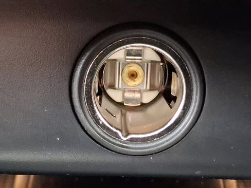 Used 2022 Volvo XC40 T5 R-Design w/ Advanced Package image 26