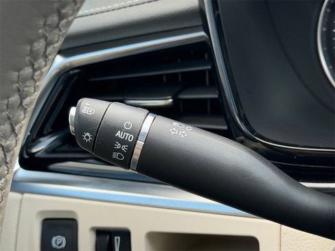 Used 2023 Cadillac XT6 Premium Luxury image 23