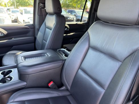 Used 2024 Chevrolet Suburban LT image 14