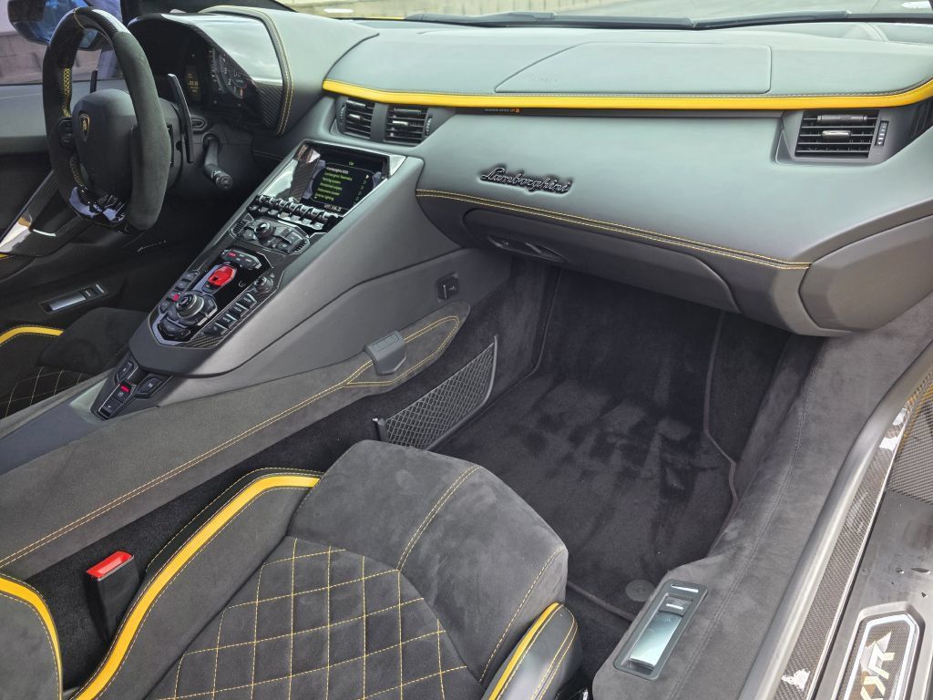 Used 2018 Lamborghini Aventador S AWD/4WD image 46