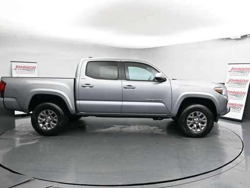 Used 2019 Toyota Tacoma SR5 image 9