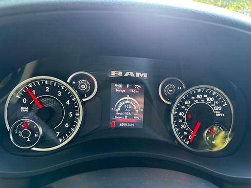 Used 2024 RAM 2500 Tradesman w/ Chrome Appearance Group AWD/4WD image 11