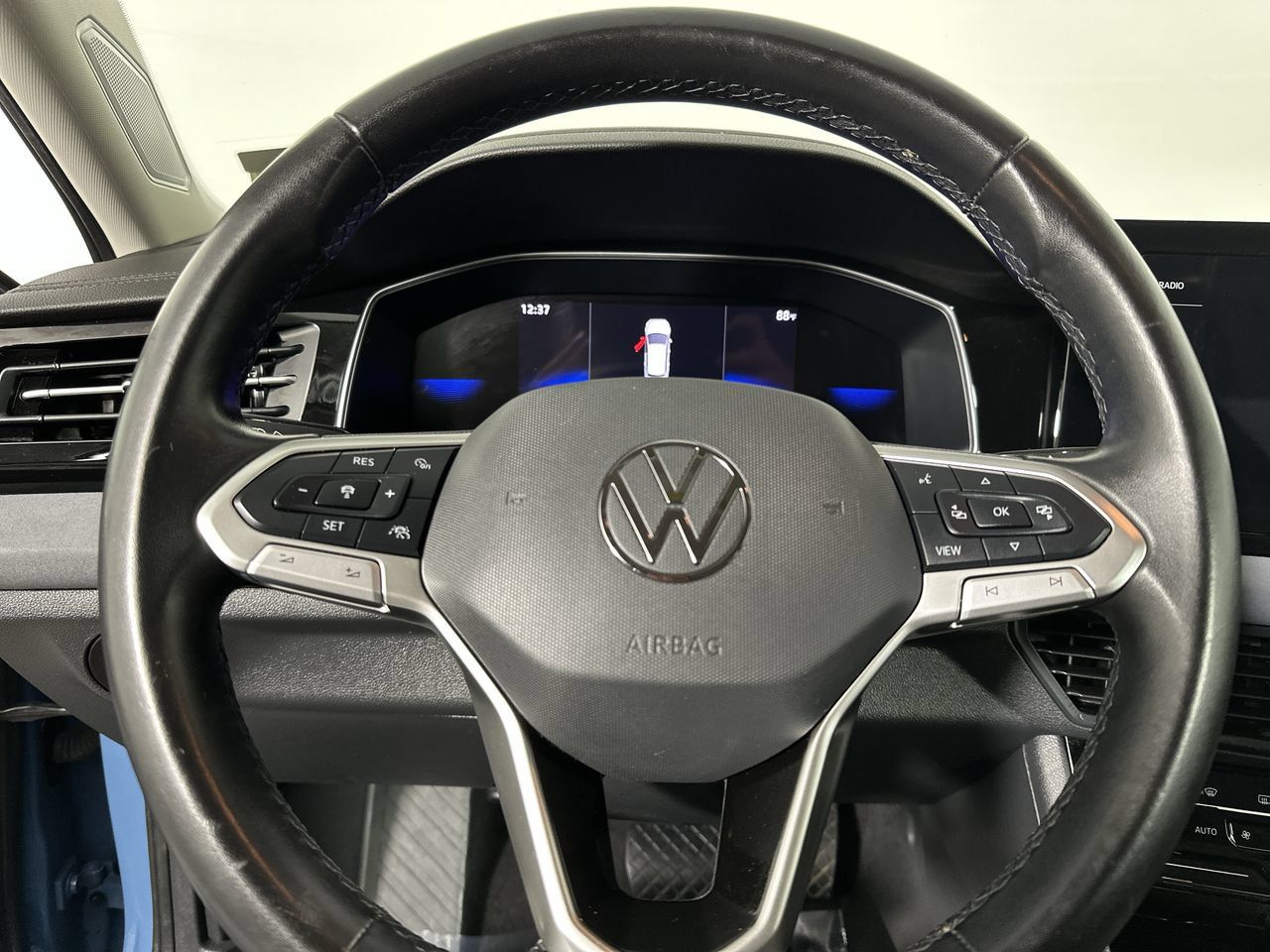 Used 2025 Volkswagen Jetta SE FWD image 6