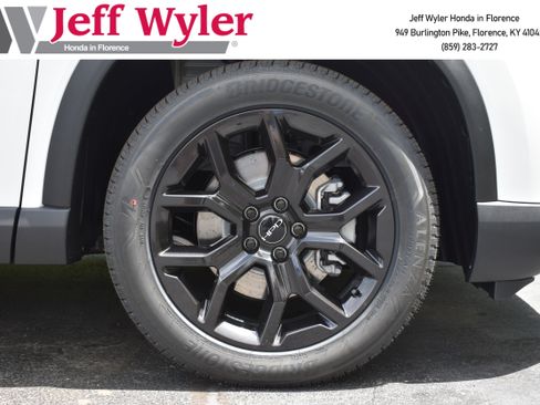 New 2025 Honda Pilot Touring image 10