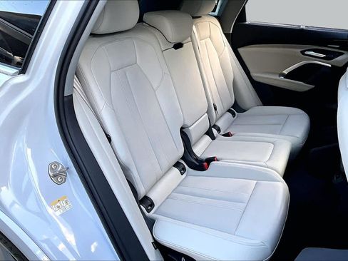Used 2025 Audi Q5 Prestige AWD/4WD image 19