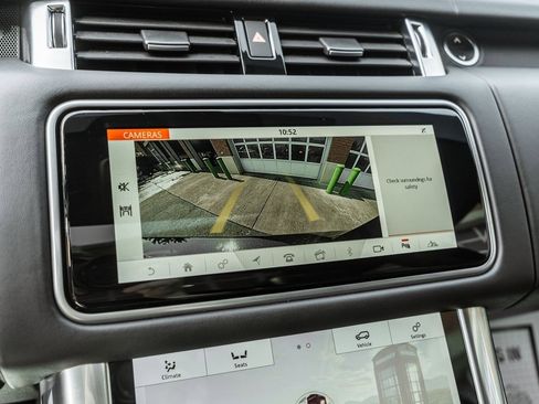 Used 2022 Land Rover Range Rover Sport HST image 10