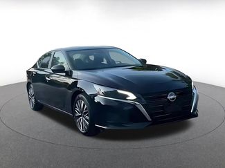 Used 2025 Nissan Altima 2.5 SV FWD video 2