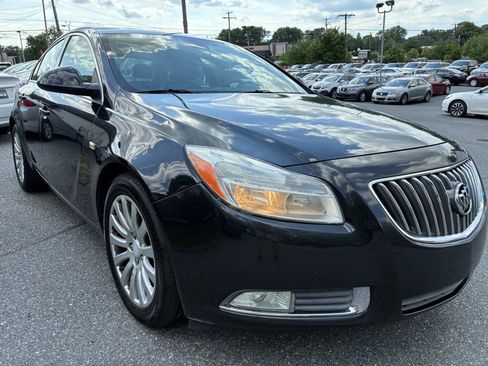 Used 2011 Buick Regal CXL Turbo w/ TO2 Preferred Equipment Group FWD image 2