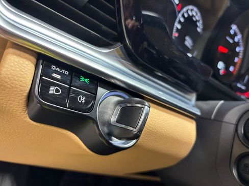 Used 2018 Porsche Panamera 4 image 27