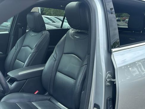 Used 2021 Cadillac XT4 Premium Luxury w/ Cold Weather Package FWD image 10