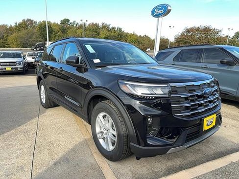 New 2026 Ford Explorer Active w/ Active Comfort Package image 3