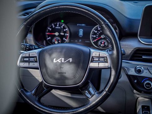 Certified 2022 Kia Telluride SX w/ SX Prestige Package image 28