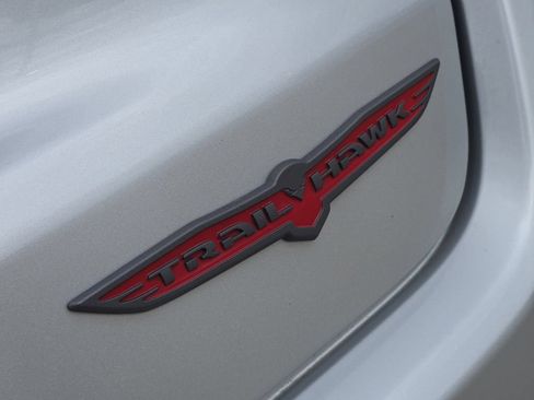 Used 2025 Jeep Compass Trailhawk AWD/4WD image 31