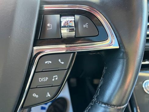 Used 2023 Lincoln Nautilus Reserve w/ Equipment Group 201A image 7