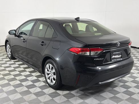 Used 2022 Toyota Corolla LE image 7