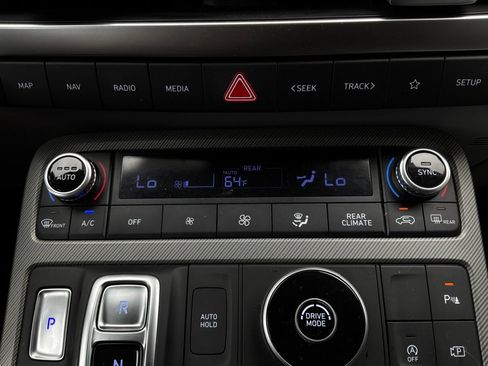 Used 2025 Hyundai Palisade SEL FWD image 29