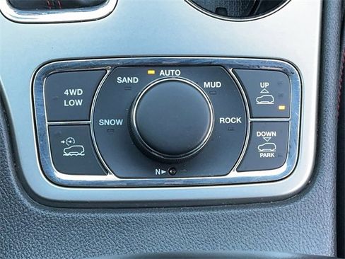 Used 2018 Jeep Grand Cherokee Trailhawk image 26