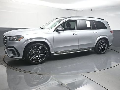 Used 2026 Mercedes-Benz GLS 450 4MATIC image 4