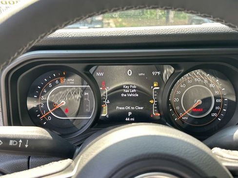 New 2026 Jeep Gladiator Sport AWD/4WD image 22