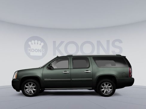 Used 2022 GMC Yukon XL Denali w/ Max Trailering Package AWD/4WD image 2