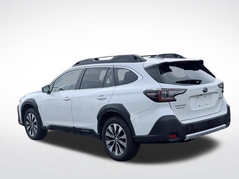 Used 2023 Subaru Outback Limited AWD/4WD image 9
