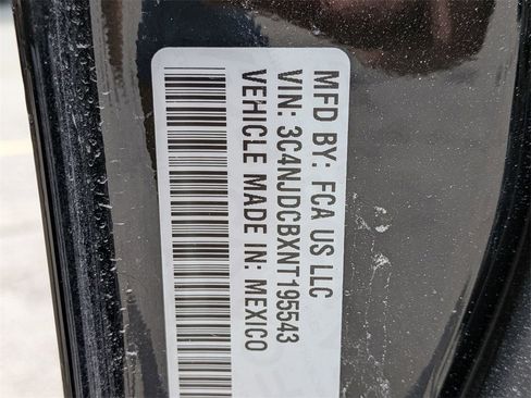 Used 2022 Jeep Compass Limited image 27