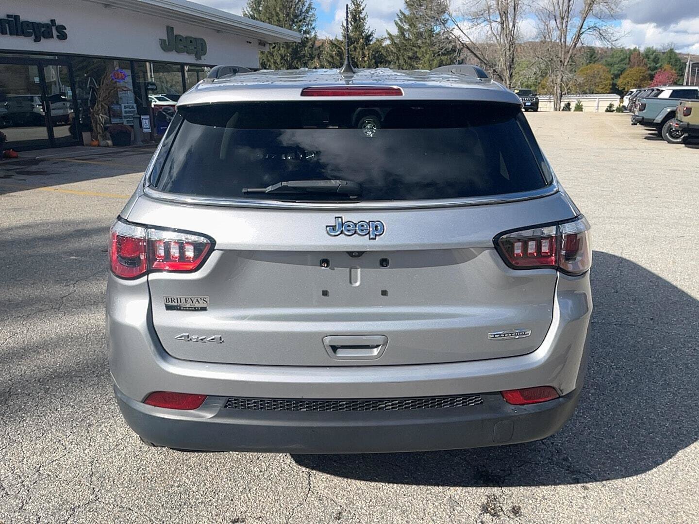 Certified 2019 Jeep Compass Latitude w/ Popular Equipment Group AWD/4WD image 5