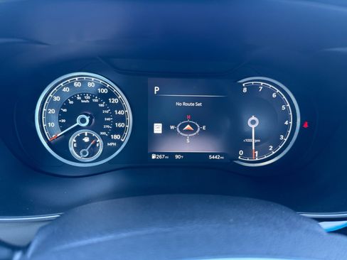 Used 2025 Genesis G70 3.3T Advanced image 10