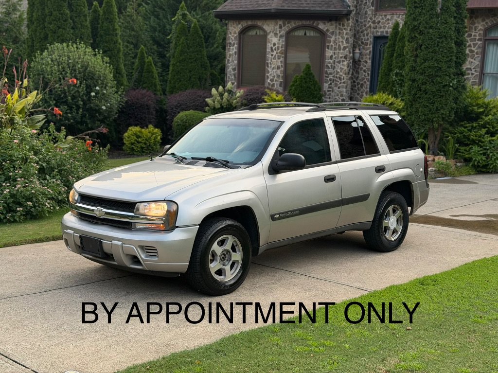 Used 2004 Chevrolet TrailBlazer LS w/ LS Preferred Equipment Group AWD/4WD image 1