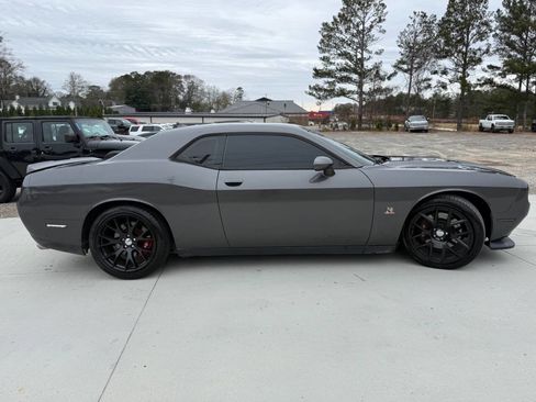 Used 2015 Dodge Challenger R/T Scat Pack w/ Scat Pack Appearance Package image 4