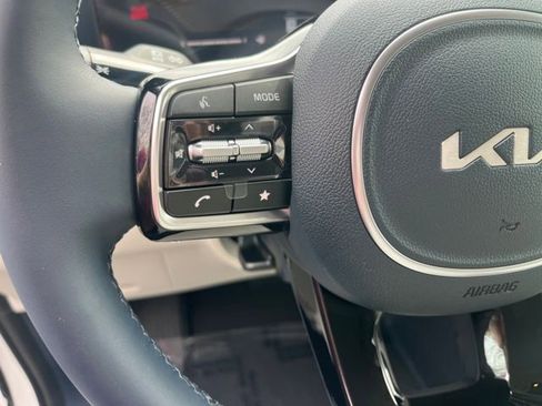 New 2026 Kia Carnival EX image 24