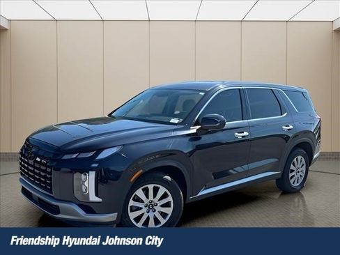 Used 2023 Hyundai Palisade SE w/ Cargo Package FWD image 1