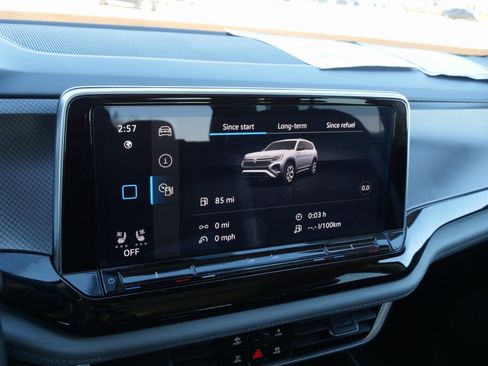 Used 2024 Volkswagen Atlas Peak Edition SE image 28