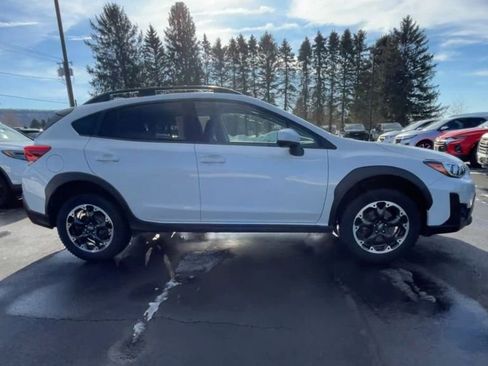 Used 2023 Subaru Crosstrek 2.0i Premium image 9