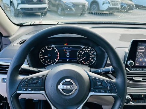 New 2025 Nissan Altima 2.5 SV image 17