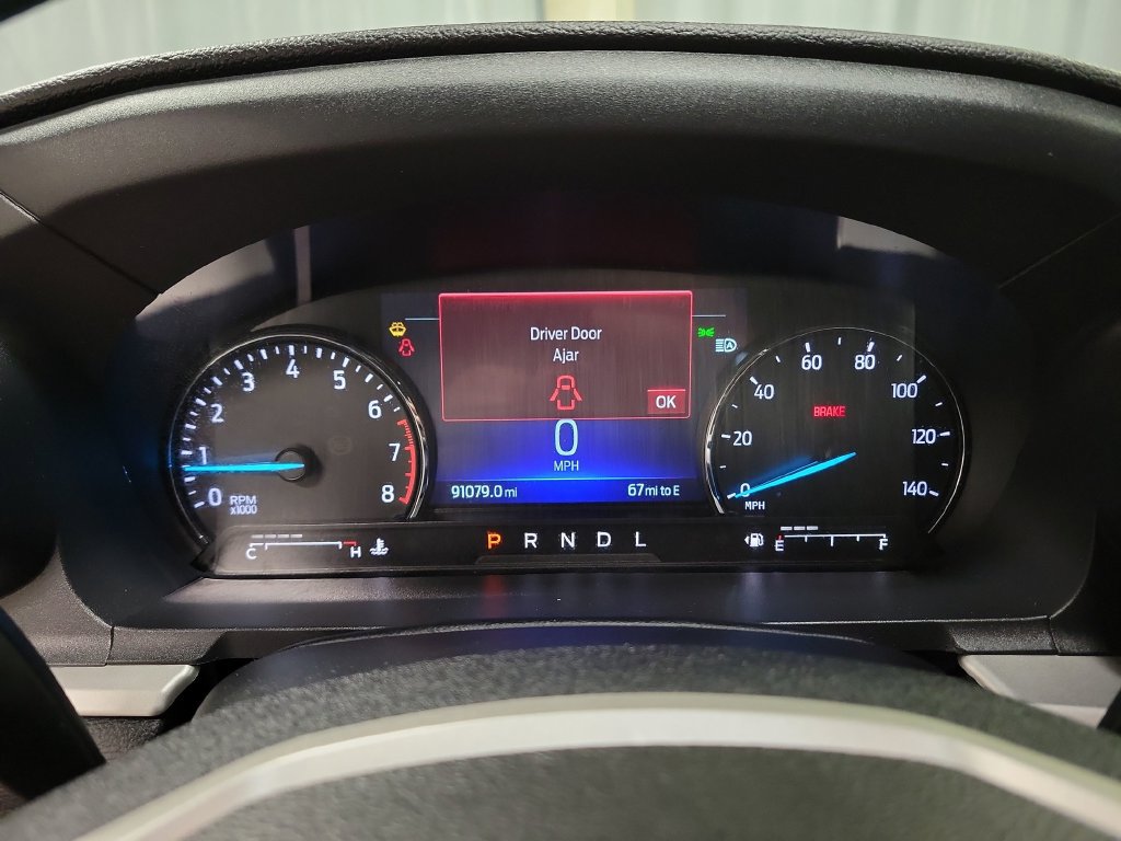 Used 2022 Ford Explorer XLT w/ Equipment Group 202A AWD/4WD image 26