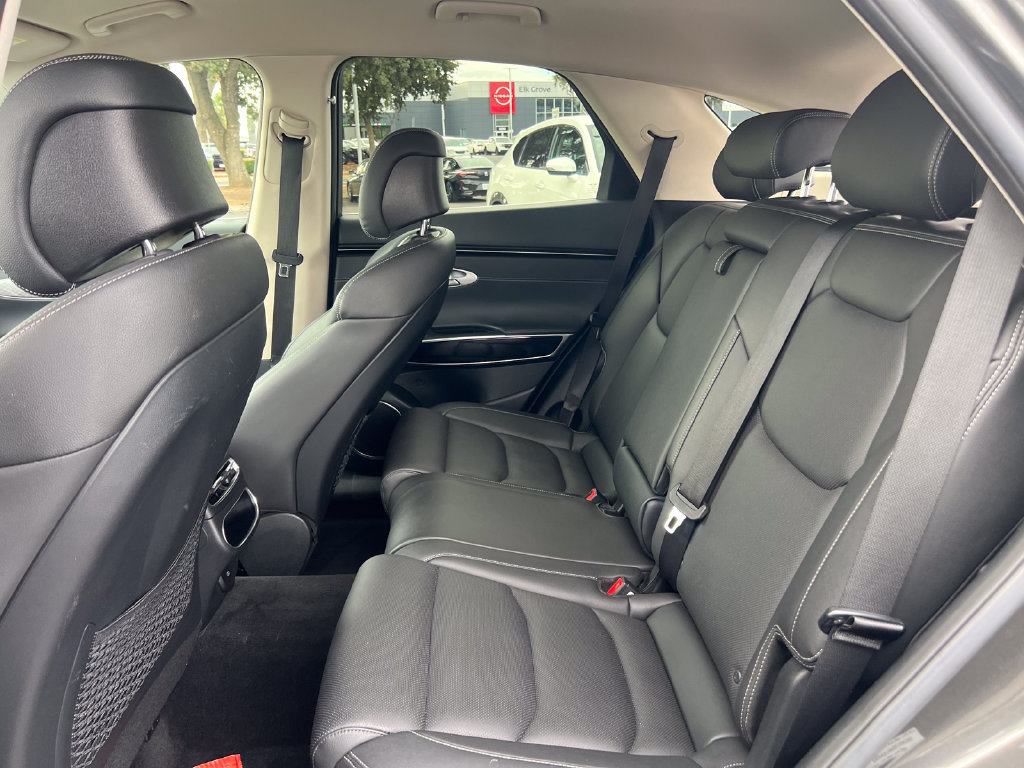 Used 2025 Genesis GV70 2.5T AWD/4WD image 24