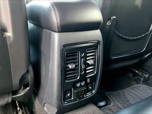 Used 2015 Jeep Grand Cherokee Limited RWD image 35