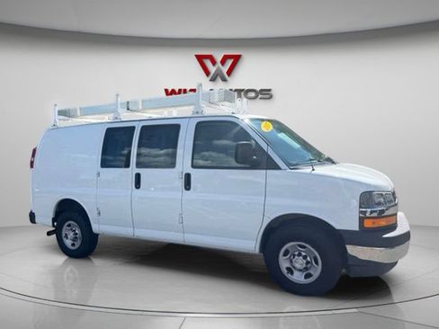 Used 2017 Chevrolet Express 2500 RWD image 6