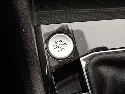 Used 2023 Volkswagen Taos SE w/ Black Wheel Package image 26