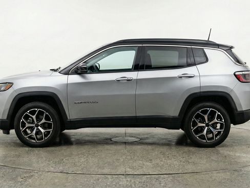 Used 2025 Jeep Compass Limited AWD/4WD image 5